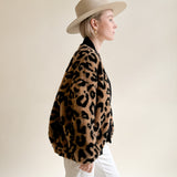 Kuschelige Oversize TEDDY Jacke im Leo Print